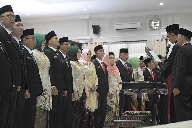 AMBIL SUMPAH: Anggota DPRD Banyumas periode 2019-2024 diambil sumpah pada rapat paripurna, tanggal 20 Agustus lalu. (SB/Dian)