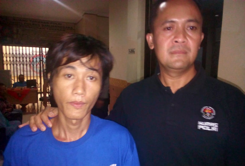 DIAMANKAN: Ahmad Sobirin, tersangka pencurian ponsel di RS PKU Muhammadiyah Banjarnegara, diamankan di tahanan Polres Banjarnegara.(SM/Castro Suwito-52)