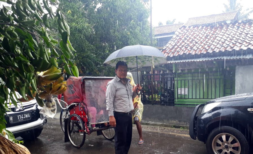 DIGUYUR HUJAN: Wilayah terdampak banjir genangan di Kecamatan Sidareja, Kabupaten Cilacap, Minggu (1/3) siang diguyur hujan. Banjir genangan yang sempat melanda wilayah itu surut pada Sabtu (29/2).(SM/dok)