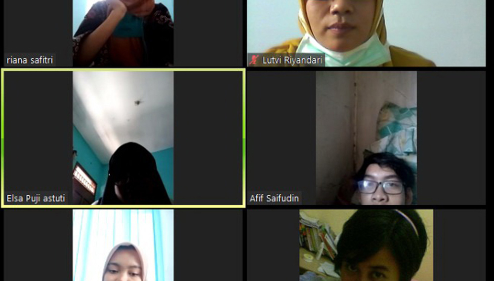 KULIAH ONLINE :Sejumlah mahasiswa melakukan kegiatan kuliah secara online menggunakan aplikasi Zoom Meeting. (SM/dok)