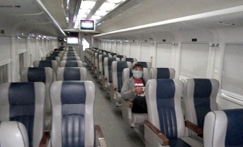 KOSONG : Salah satu kereta di KA Bima tujuan Jakarta yang masih beroperasi tempat duduknya kosong. Seorang penumpang yang naik KA Bima beberapa waktu lalu, meng-upload saat dirinya naik KA itu ke Jakarta beberapa waktu lalu. (SM/dok)