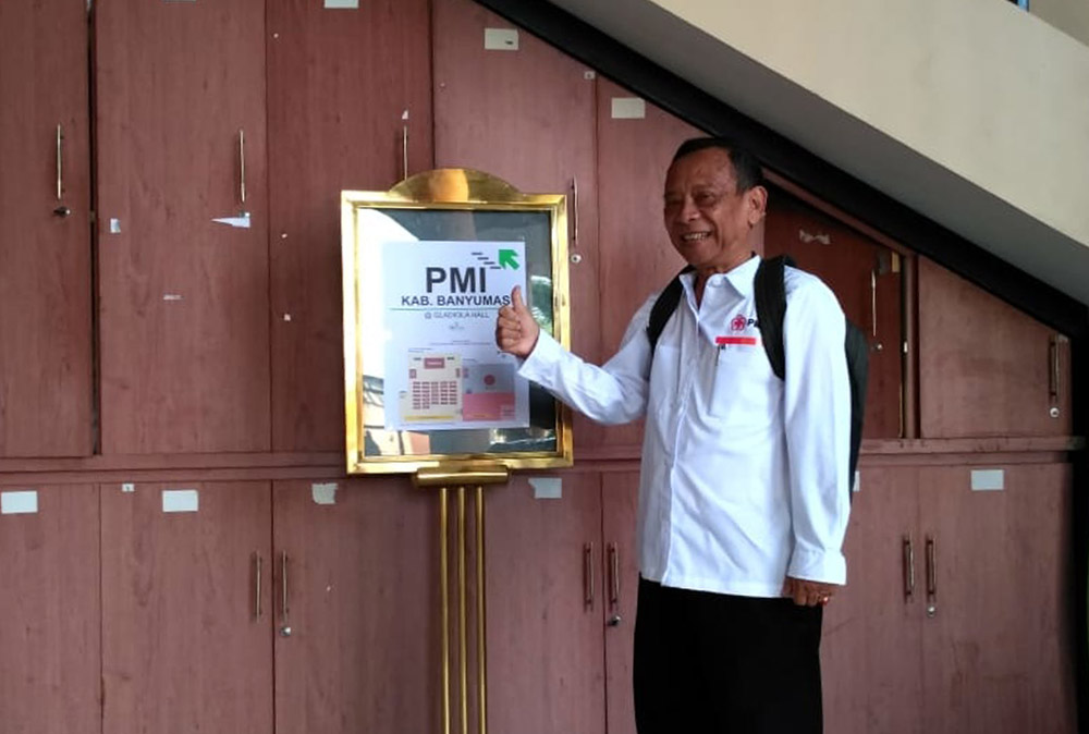 SUKARELAWAN : Aris Munandar yang juga sukarelawan PMI, saat mengikuti kegiatan PMI Kabupaten Banyumas, beberapa waktu lalu. (SM/dok)
