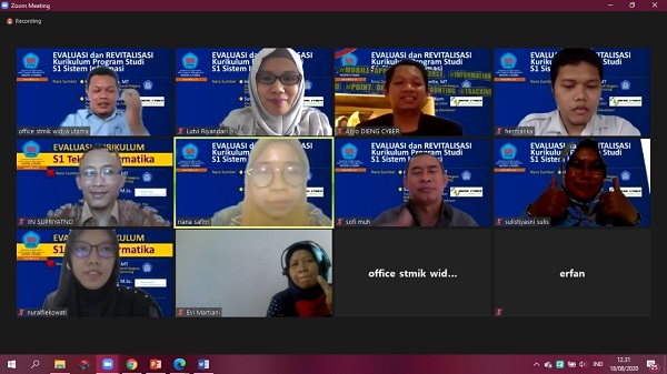 EVALUASI KURIKULUM:Suasana kegiatan rapat evaluasi kurikulum secara online yang digelar STMIK Widya Utama (SWU).(SB/dok)