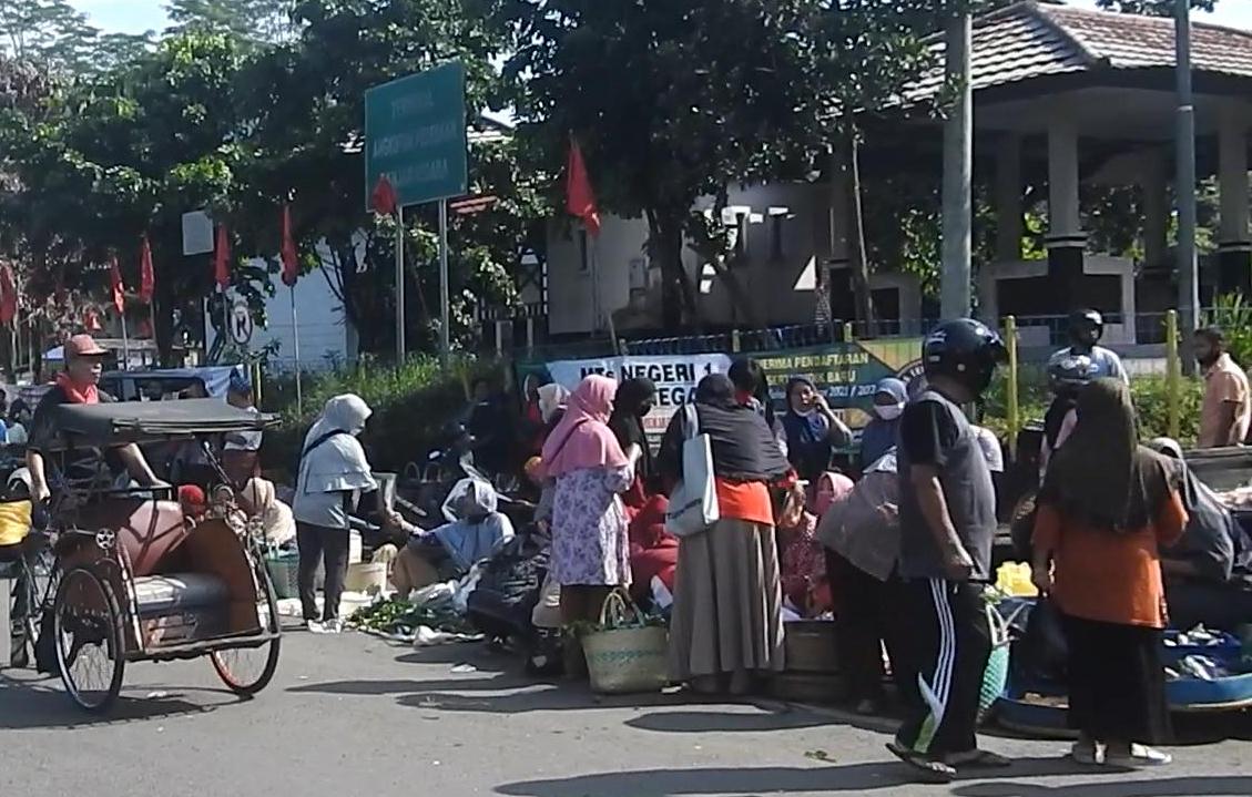 pasar darurat