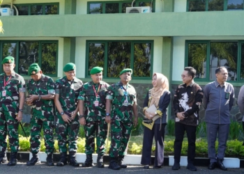 Pangdam IV/Diponegoro, Mayjen TNI Widi Prasetijono bertemu dengan Bupati Purbalingga, Dyah Hayuning Pratiwi (Tiwi) di Batalyon Infanteri 406/Candra Kusuma, Selasa (23/5/2023).